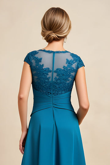 Bleu paon trapèze col bateau froncé robe mère de la mariée avec appliques de dentelle